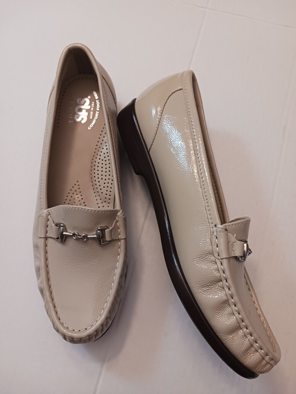 NEW SAS Metro Slip On Loafers Tri-Pad Bone Patent Leather,  Size 9M No Box
